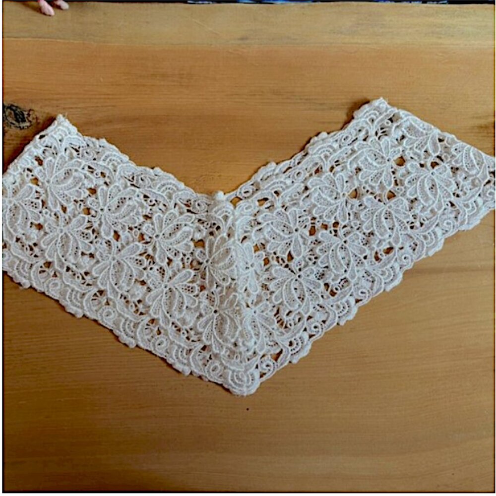 Vintage ivory cotton floral lace collar applique sewing motif